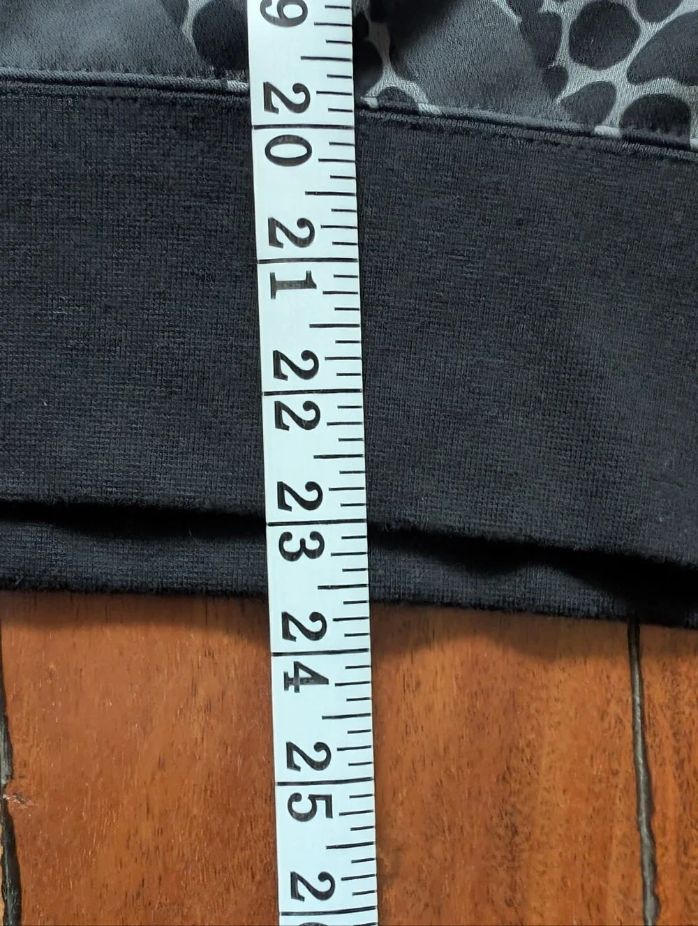 Nike Animal Print Cropped Crewneck (XL)
